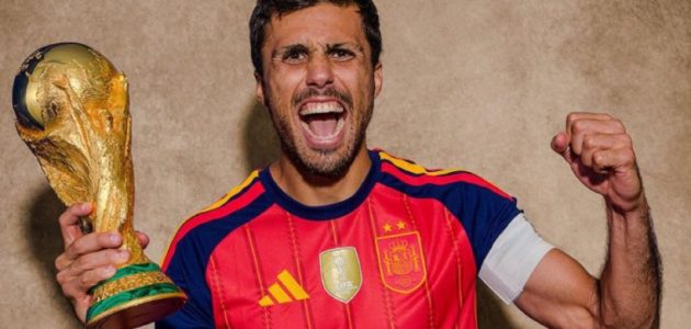 رودري يرفض تجديد عقده مع مانشستر سيتي